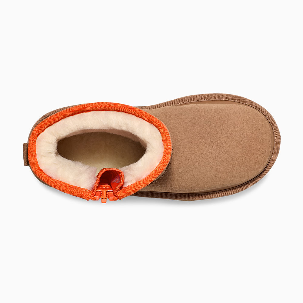 Bota UGG Juvenil Classic Mini Zipper Tape Logo Caramelo